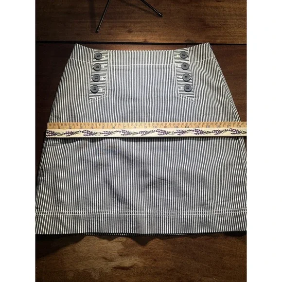 Talbots womens skirt blue and white stripe buttons in front lined. Sz 4 Petite - Picture 10 of 13
